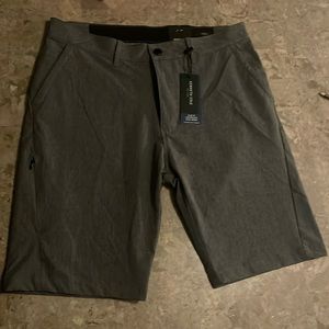 Kenneth Cole Short